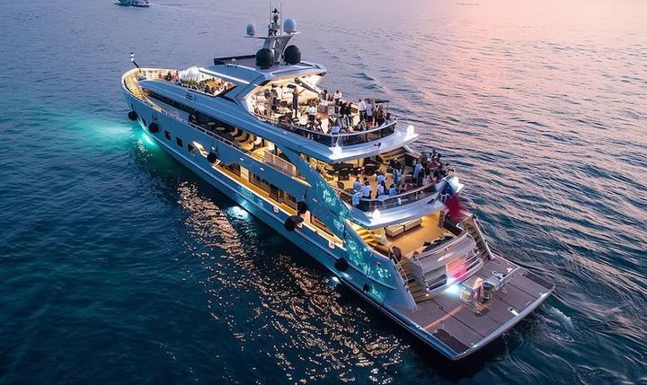 Five Star Private Yacht Charter Bookings Overview for Premium Travel Ideas